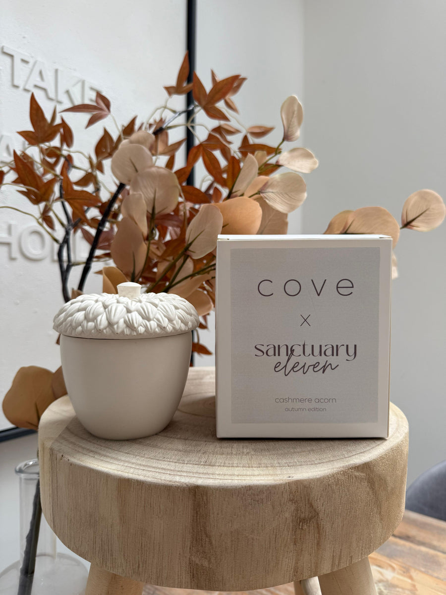 COSY CASHMERE ACORN CANDLE