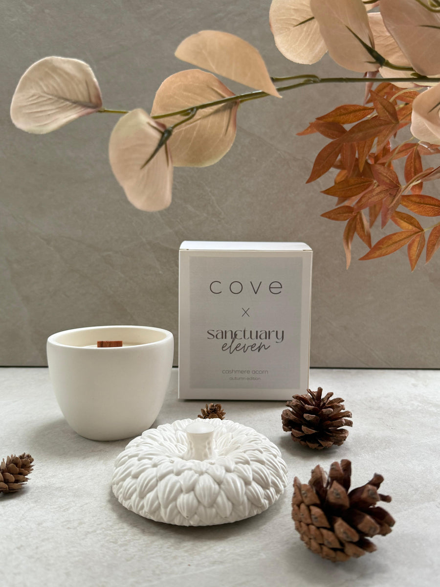 COSY CASHMERE ACORN CANDLE