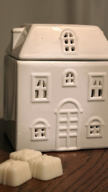 Large Ceramic House Oil and Wax Melt Burner