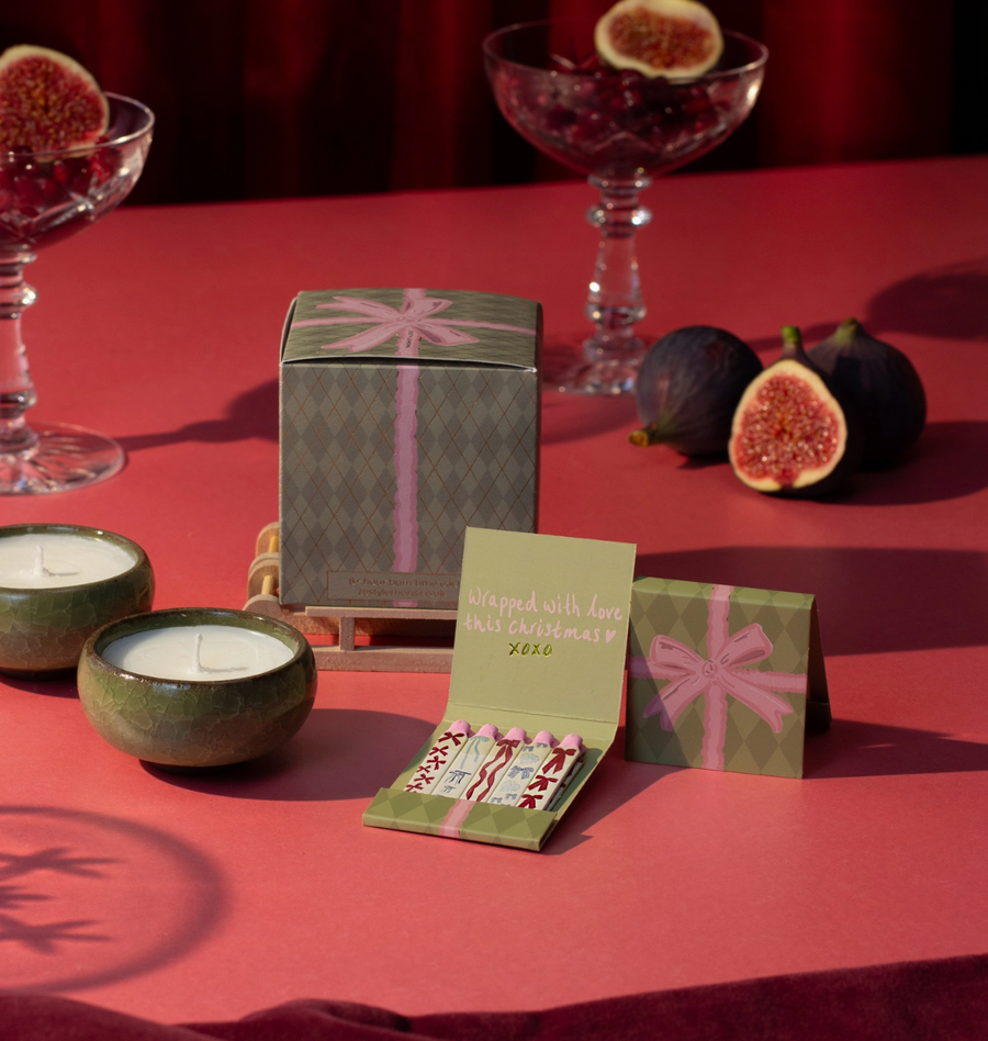 'Wrapped with Love' Matchbook