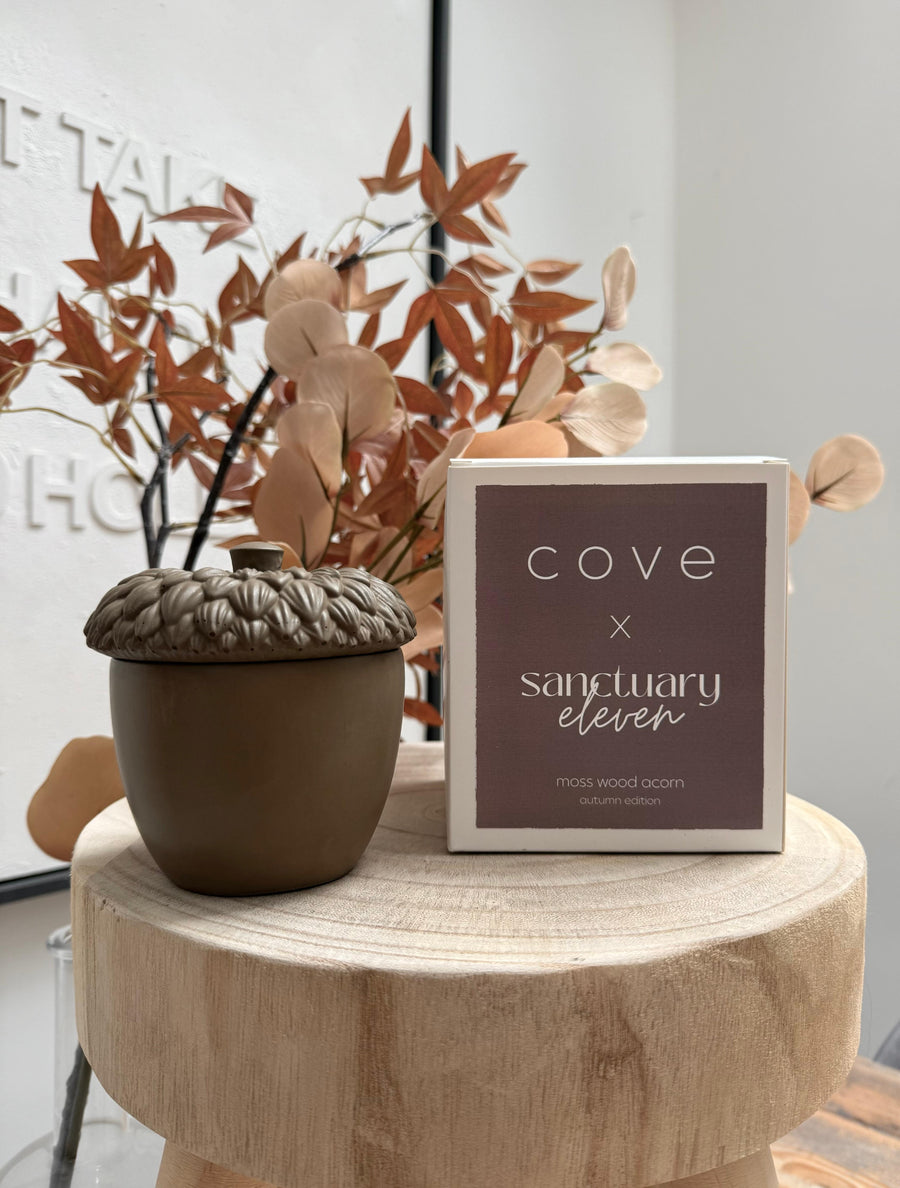 MOSS WOOD ACORN CANDLE